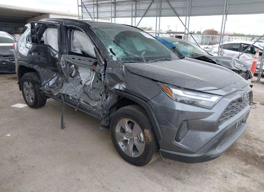 2024 Toyota Rav4 XLE (VIN 2T3W1RFV7RC299396) main photo