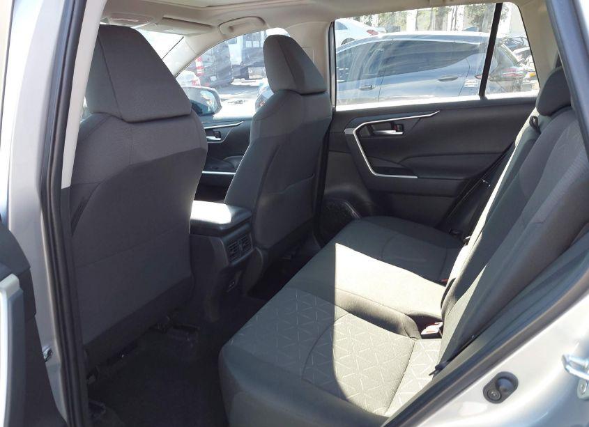Photo 8 of 2024 Toyota Rav4 XLE (VIN 2T3W1RFV7RW315448)