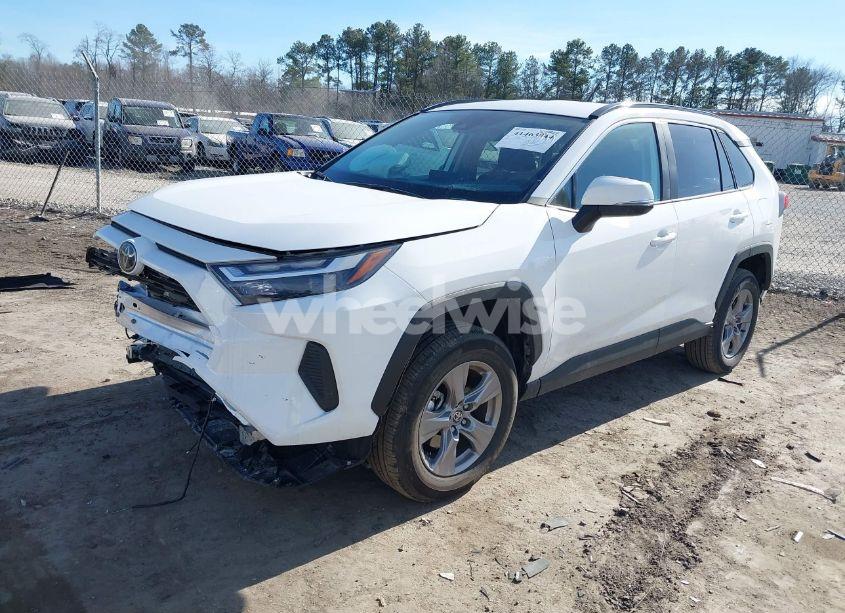 Photo 2 of 2024 Toyota Rav4 XLE (VIN 2T3W1RFV7RW333240)