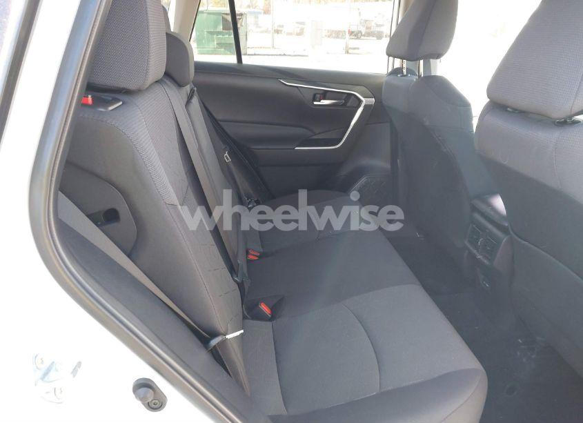 Photo 8 of 2024 Toyota Rav4 XLE (VIN 2T3W1RFV7RW333240)