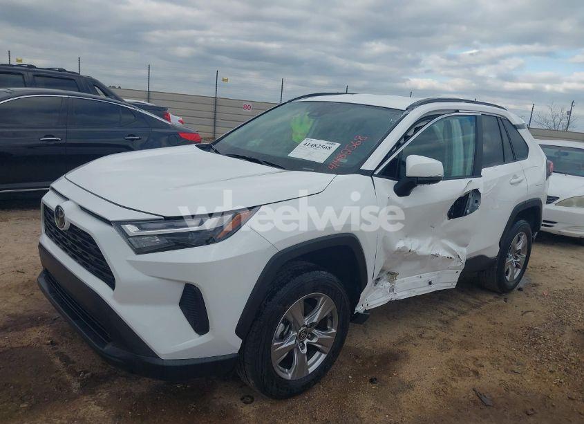 Photo 2 of 2024 Toyota Rav4 XLE (VIN 2T3W1RFV7RW333755)