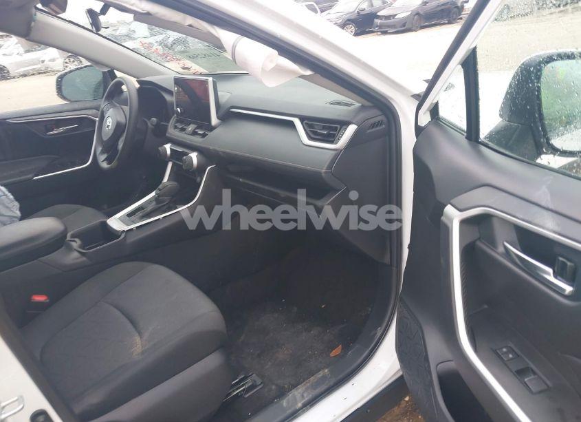 Photo 5 of 2024 Toyota Rav4 XLE (VIN 2T3W1RFV7RW333755)