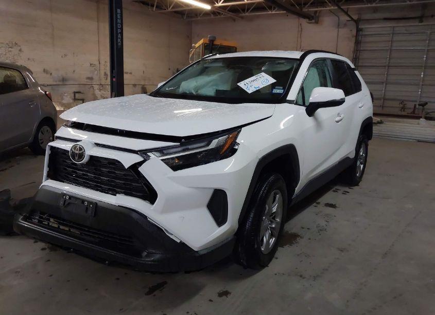 Photo 2 of 2024 Toyota Rav4 XLE (VIN 2T3W1RFV7RW333867)