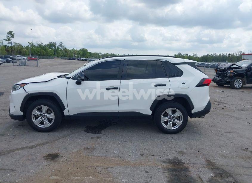 Photo 14 of 2020 Toyota Rav4 XLE (VIN 2T3W1RFV8LC053206)