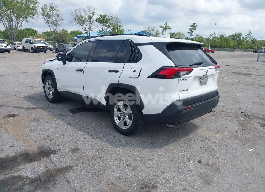 Photo 3 of 2020 Toyota Rav4 XLE (VIN 2T3W1RFV8LC053206)