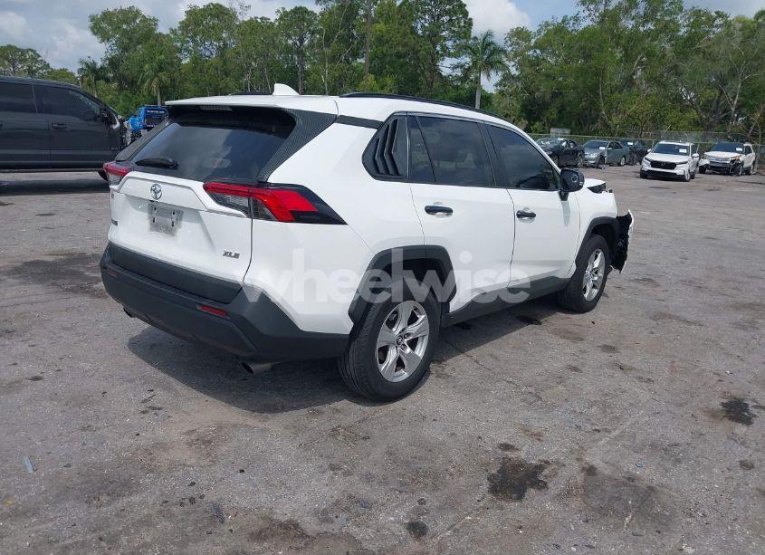 Photo 4 of 2020 Toyota Rav4 XLE (VIN 2T3W1RFV8LC053206)
