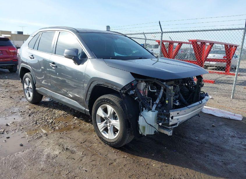 2020 Toyota Rav4 XLE (VIN 2T3W1RFV8LC053836) main photo