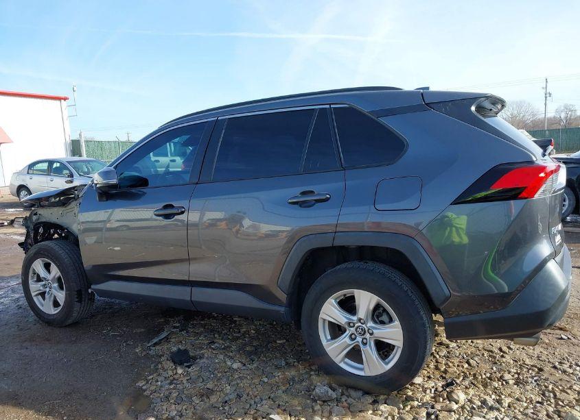 Photo 15 of 2020 Toyota Rav4 XLE (VIN 2T3W1RFV8LC053836)