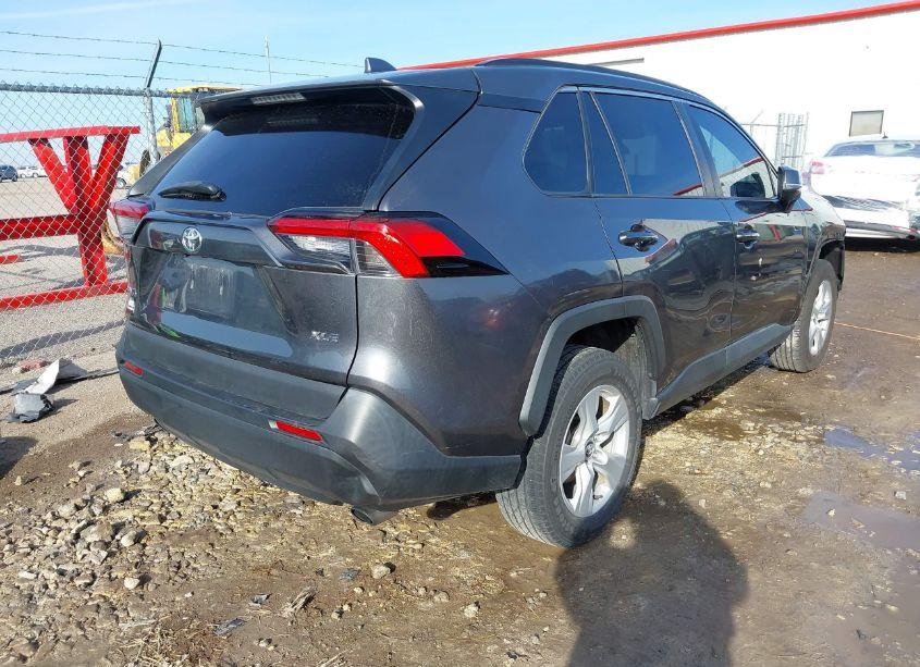 Photo 4 of 2020 Toyota Rav4 XLE (VIN 2T3W1RFV8LC053836)
