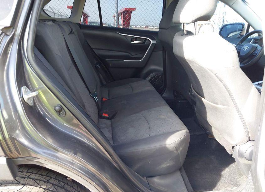 Photo 8 of 2020 Toyota Rav4 XLE (VIN 2T3W1RFV8LC053836)