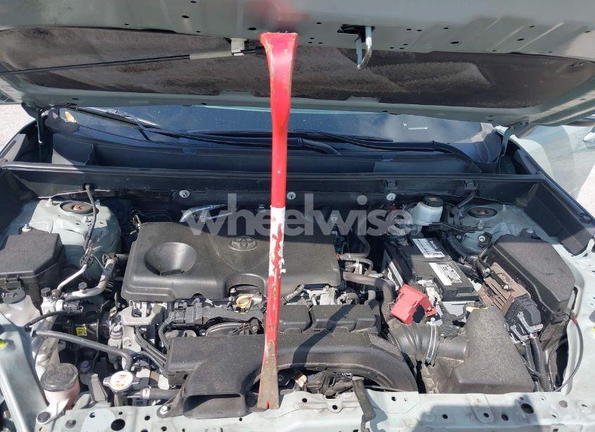 Photo 10 of 2020 Toyota Rav4 XLE (VIN 2T3W1RFV8LC058714)