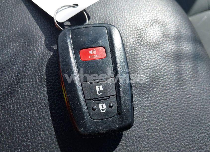 Photo 11 of 2020 Toyota Rav4 XLE (VIN 2T3W1RFV8LC058714)