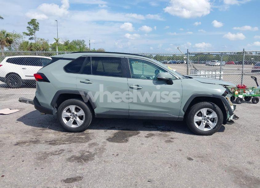 Photo 13 of 2020 Toyota Rav4 XLE (VIN 2T3W1RFV8LC058714)