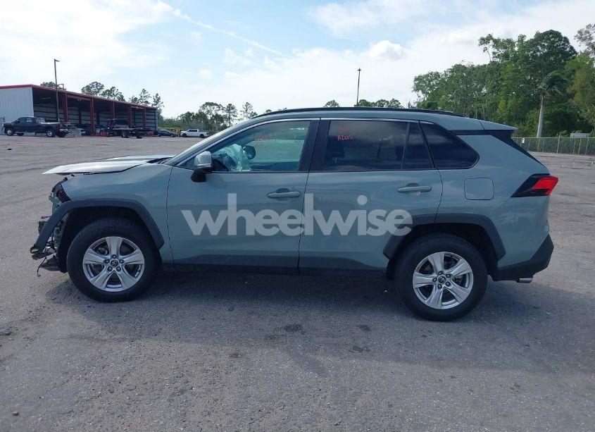 Photo 14 of 2020 Toyota Rav4 XLE (VIN 2T3W1RFV8LC058714)
