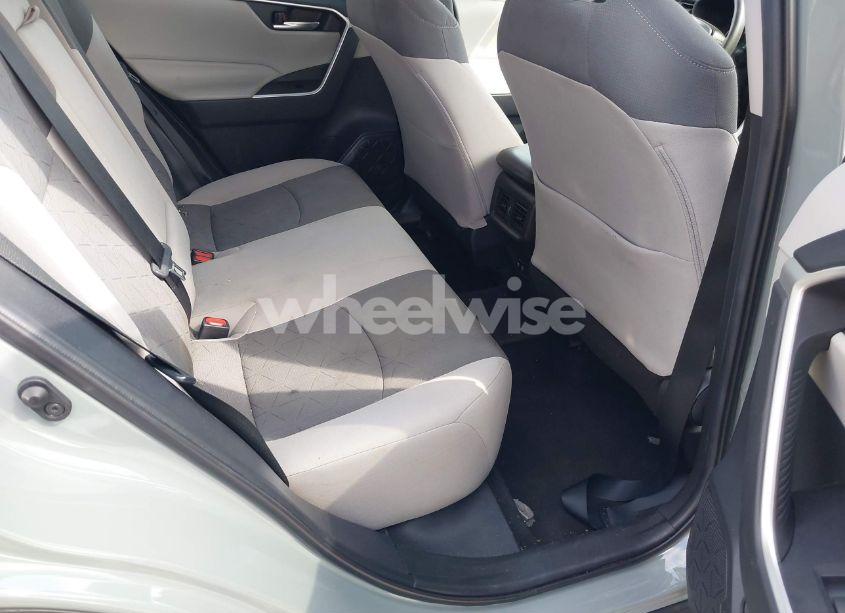 Photo 8 of 2020 Toyota Rav4 XLE (VIN 2T3W1RFV8LC058714)