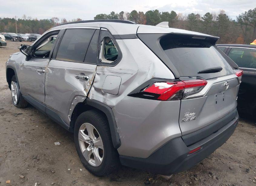 Photo 3 of 2021 Toyota Rav4 XLE (VIN 2T3W1RFV8MC087485)