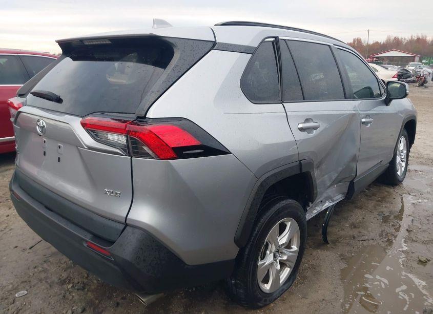 Photo 4 of 2021 Toyota Rav4 XLE (VIN 2T3W1RFV8MC087485)