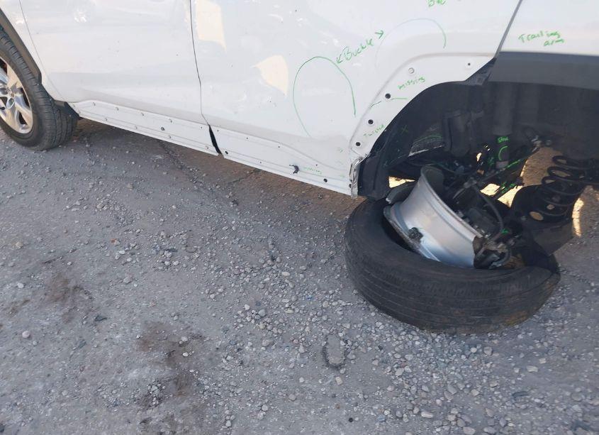 Photo 18 of 2021 Toyota Rav4 XLE (VIN 2T3W1RFV8MC091620)