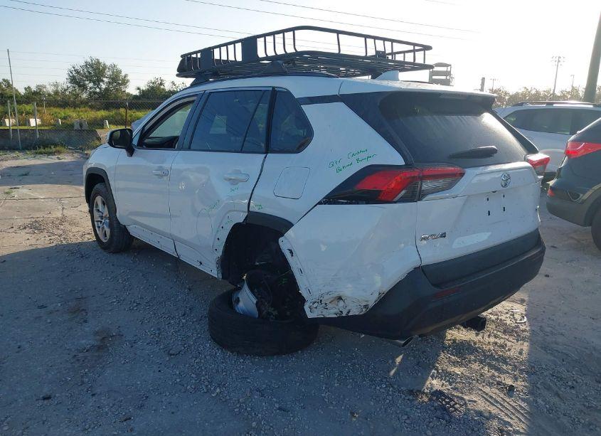 Photo 3 of 2021 Toyota Rav4 XLE (VIN 2T3W1RFV8MC091620)