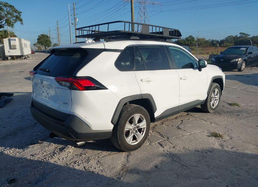 Photo 4 of 2021 Toyota Rav4 XLE (VIN 2T3W1RFV8MC091620)