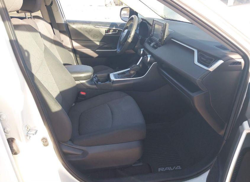 Photo 5 of 2021 Toyota Rav4 XLE (VIN 2T3W1RFV8MC091620)