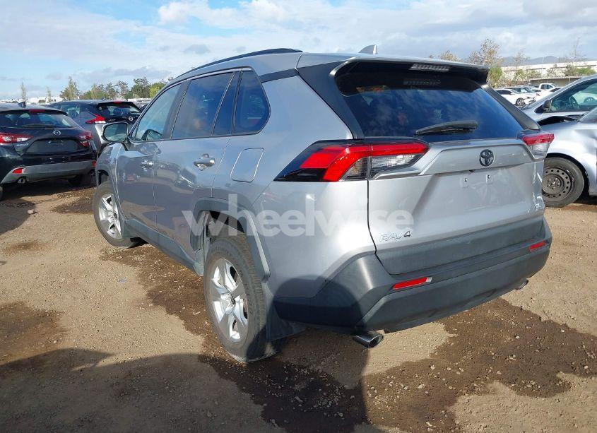 Photo 3 of 2021 Toyota Rav4 XLE/XLE PREMIUM (VIN 2T3W1RFV8MC157096)