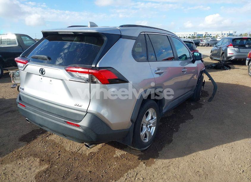 Photo 4 of 2021 Toyota Rav4 XLE/XLE PREMIUM (VIN 2T3W1RFV8MC157096)