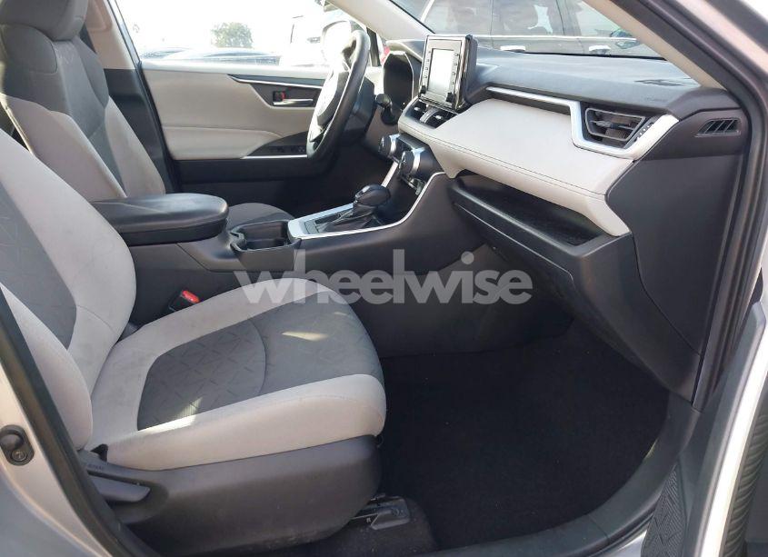 Photo 5 of 2021 Toyota Rav4 XLE/XLE PREMIUM (VIN 2T3W1RFV8MC157096)