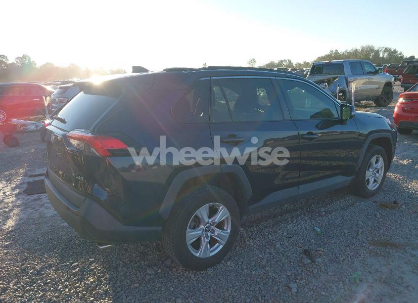 Photo 4 of 2021 Toyota Rav4 XLE (VIN 2T3W1RFV8MW111251)