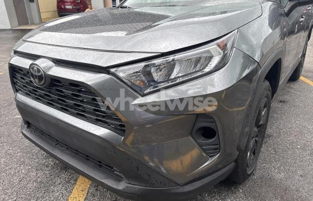 Photo 6 of 2021 TOYOTA RAV4 XLE (VIN 2T3W1RFV8MW114182)