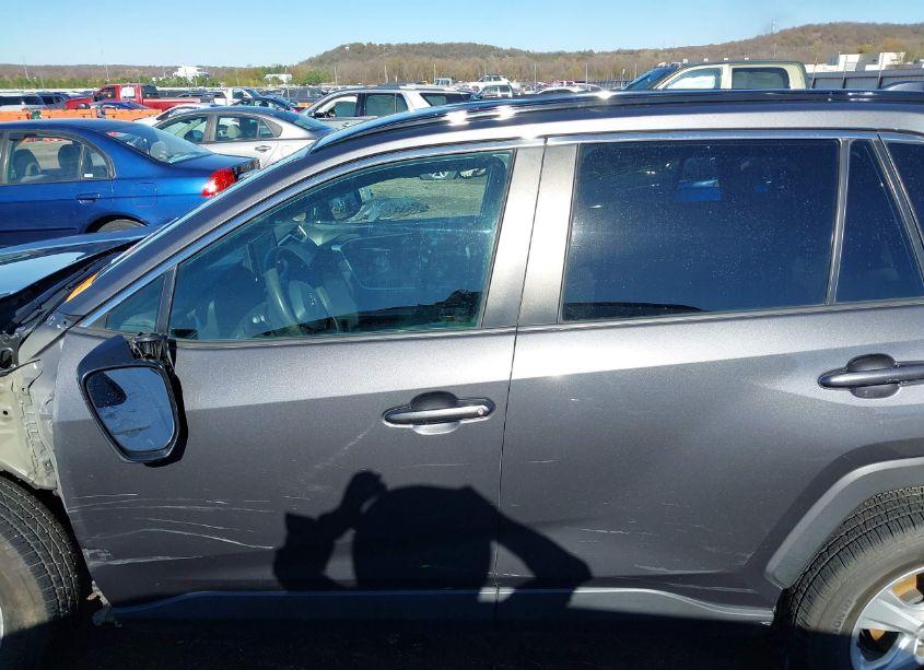 Photo 15 of 2021 Toyota Rav4 XLE (VIN 2T3W1RFV8MW126686)