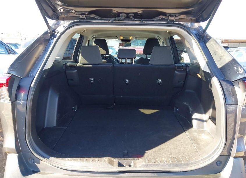 Photo 8 of 2021 Toyota Rav4 XLE (VIN 2T3W1RFV8MW126686)