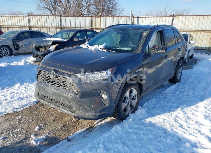 Photo 2 of 2021 Toyota Rav4 XLE (VIN 2T3W1RFV8MW131497)
