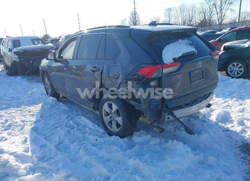 Photo 3 of 2021 Toyota Rav4 XLE (VIN 2T3W1RFV8MW131497)