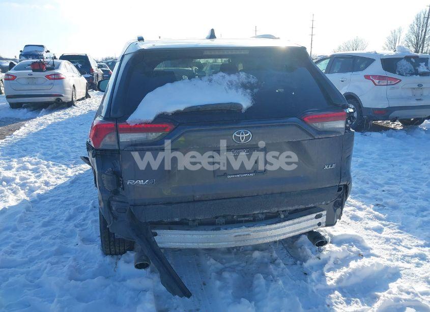 Photo 6 of 2021 Toyota Rav4 XLE (VIN 2T3W1RFV8MW131497)