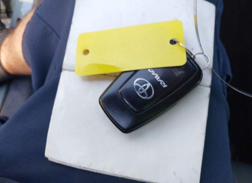 Photo 11 of 2021 Toyota Rav4 XLE (VIN 2T3W1RFV8MW166542)