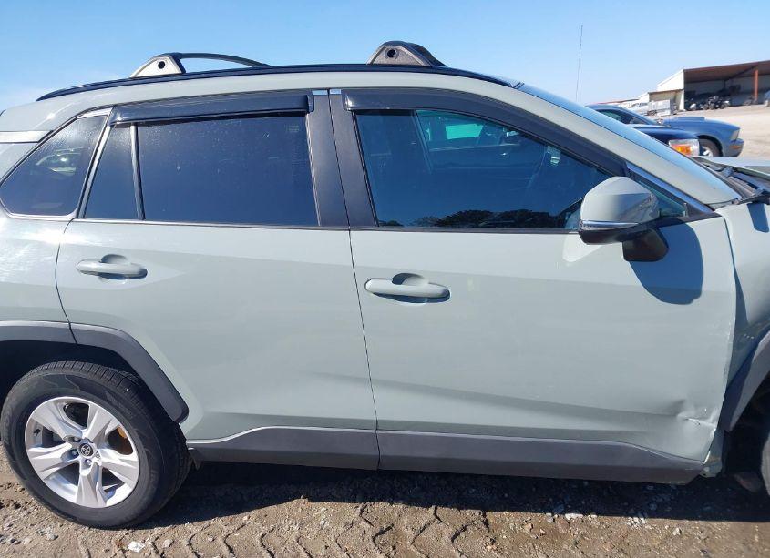 Photo 13 of 2021 Toyota Rav4 XLE (VIN 2T3W1RFV8MW166542)