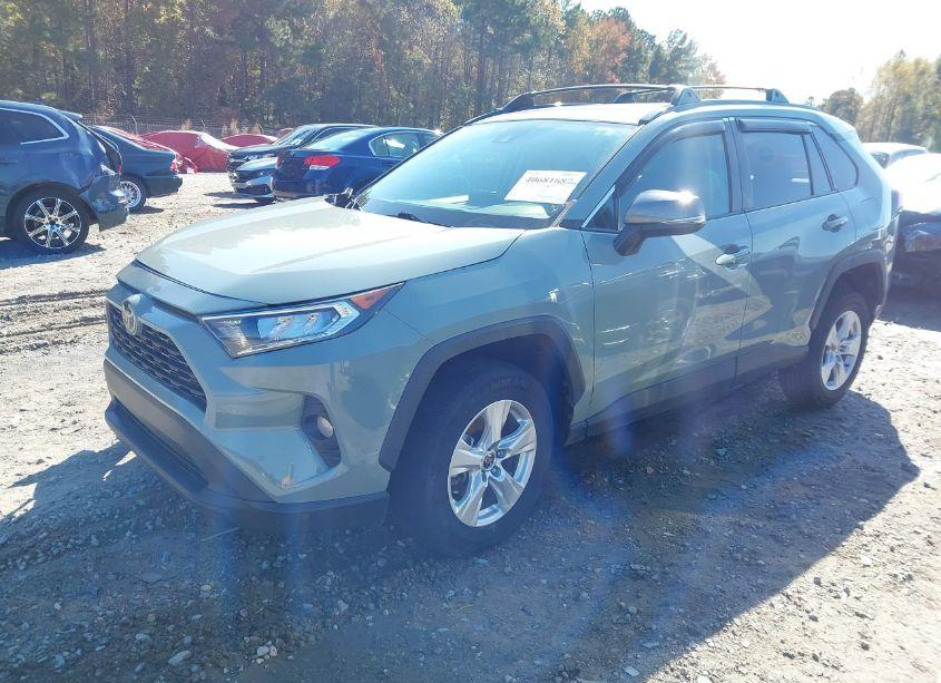 Photo 2 of 2021 Toyota Rav4 XLE (VIN 2T3W1RFV8MW166542)