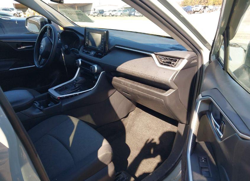 Photo 5 of 2021 Toyota Rav4 XLE (VIN 2T3W1RFV8MW166542)
