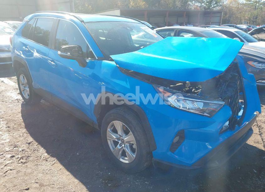 2021 Toyota Rav4 XLE (VIN 2T3W1RFV8MW167271) main photo
