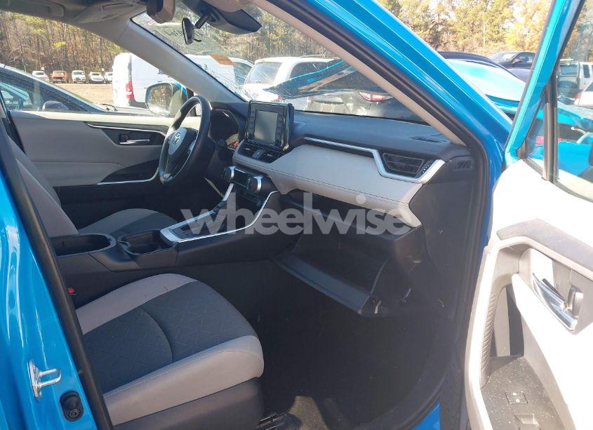 Photo 5 of 2021 Toyota Rav4 XLE (VIN 2T3W1RFV8MW167271)