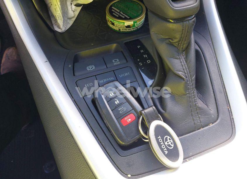 Photo 11 of 2022 Toyota Rav4 XLE (VIN 2T3W1RFV8NC180766)