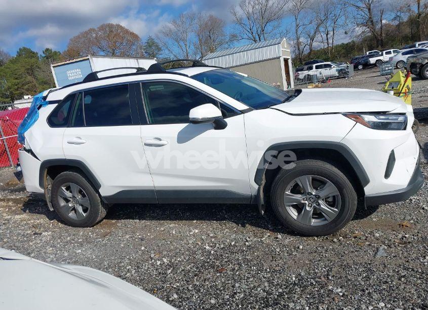 Photo 13 of 2022 Toyota Rav4 XLE (VIN 2T3W1RFV8NC180766)