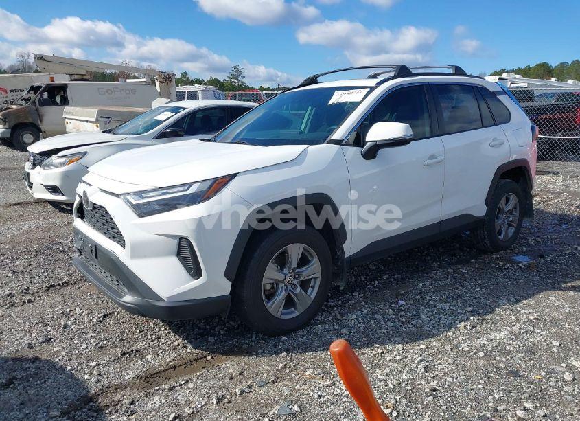 Photo 2 of 2022 Toyota Rav4 XLE (VIN 2T3W1RFV8NC180766)