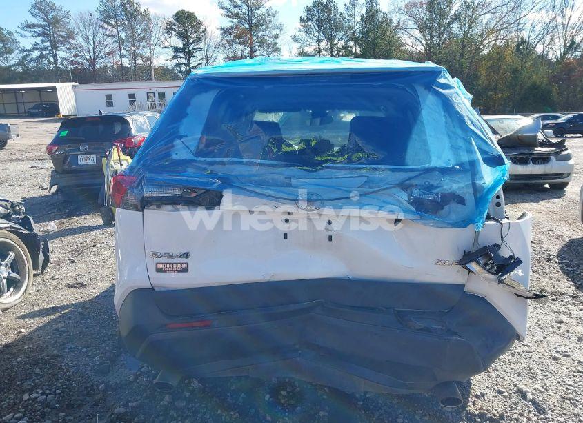 Photo 6 of 2022 Toyota Rav4 XLE (VIN 2T3W1RFV8NC180766)