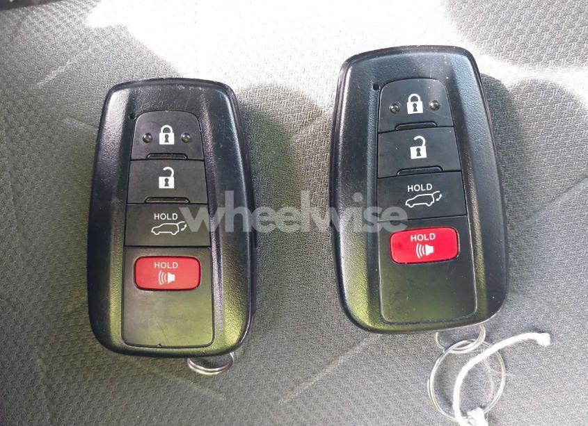 Photo 11 of 2022 Toyota Rav4 XLE (VIN 2T3W1RFV8NW203056)