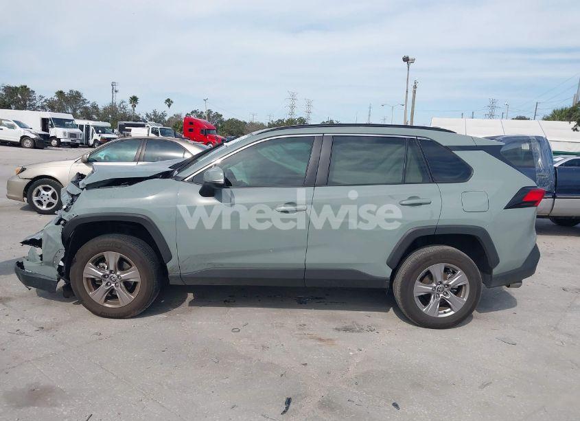 Photo 14 of 2022 Toyota Rav4 XLE (VIN 2T3W1RFV8NW203056)