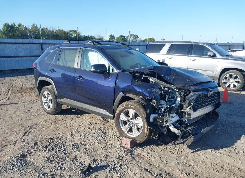 2023 Toyota Rav4 XLE (VIN 2T3W1RFV8PW239686) main photo