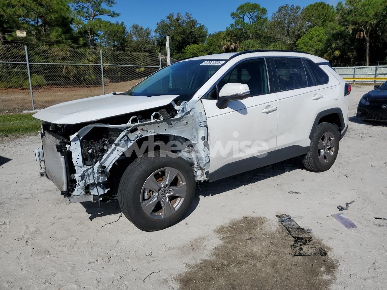 2024 TOYOTA RAV4 XLE (VIN 2T3W1RFV8RC282185) main photo
