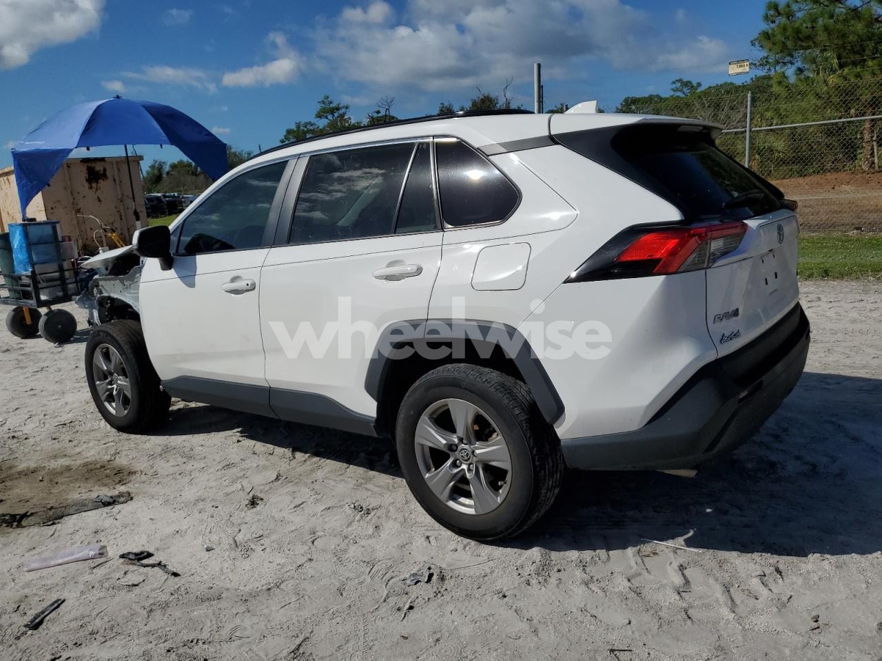Photo 2 of 2024 TOYOTA RAV4 XLE (VIN 2T3W1RFV8RC282185)